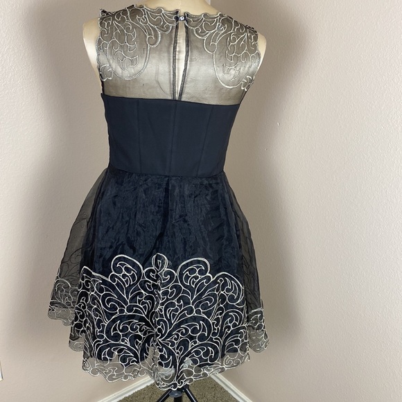 Black and Gold Party Dress - Picture 5 of 7